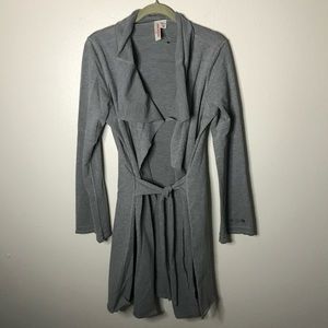 Lucky brand sleepwear gray ruffle night robe, tie waist,size M with pockets